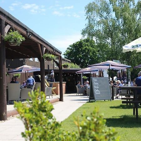 The Dolman At Ferndown Forest Golf Course 外观 照片