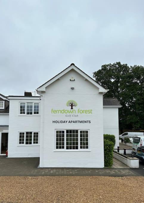 The Dolman At Ferndown Forest Golf Course 外观 照片